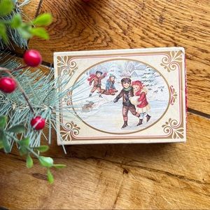 🌺 VINTAGE AVON WINTER FROLICS SOAP UNUSED IN BOX 1970s 🌺